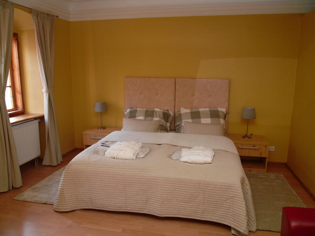 Apartments And Suites Kremnica Eksteriør bilde